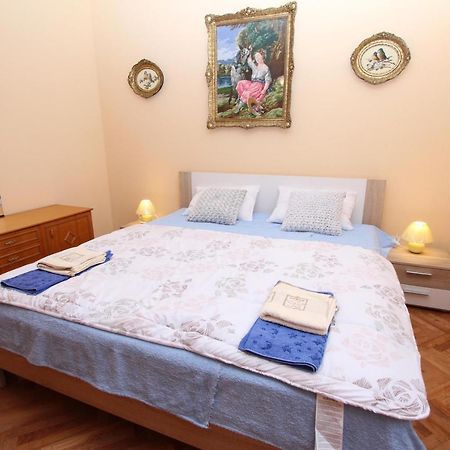 Apartment Oto Pula Zewnętrze zdjęcie